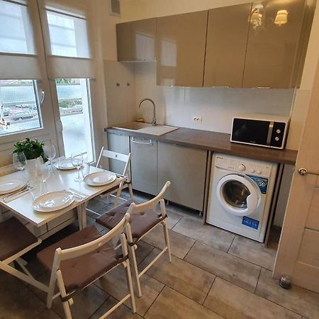 Appartement Avec Parking Gratuit Proche De Village De Marque Bourgoin-Jallieu Esterno foto