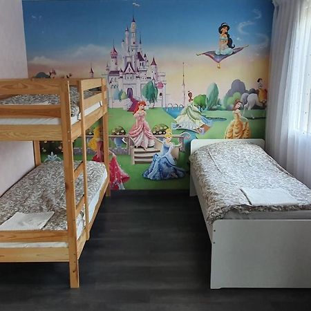 Appartement Avec Parking Gratuit Proche De Village De Marque Bourgoin-Jallieu Esterno foto