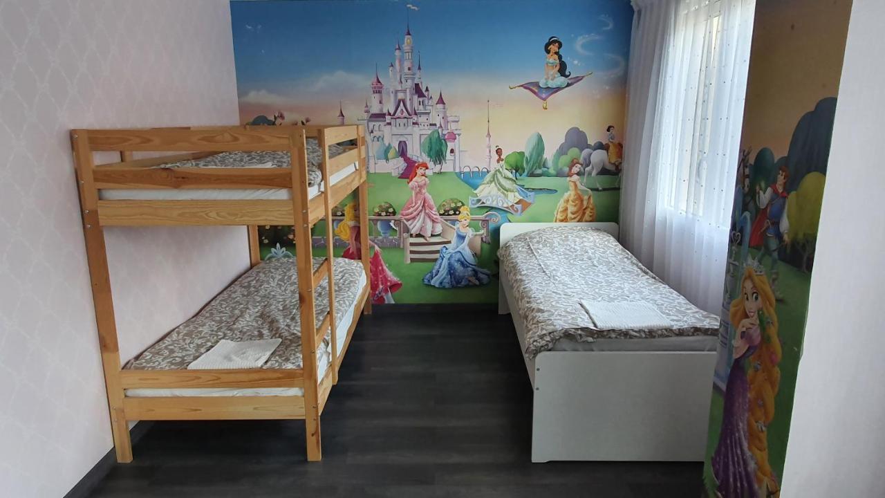 Appartement Avec Parking Gratuit Proche De Village De Marque Bourgoin-Jallieu Esterno foto